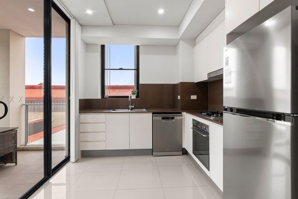 Fully Furnished Two-Bedroom Apartment - Photo 1