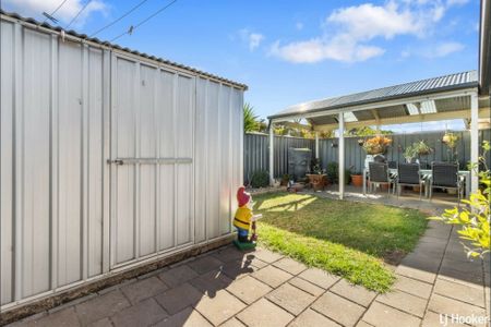 Charming Family Home - Photo 3