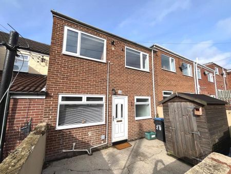 3 bedroom terraced house to rent - Photo 3