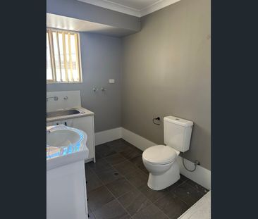 Low Maintenance One Bedroom Unit - Photo 6