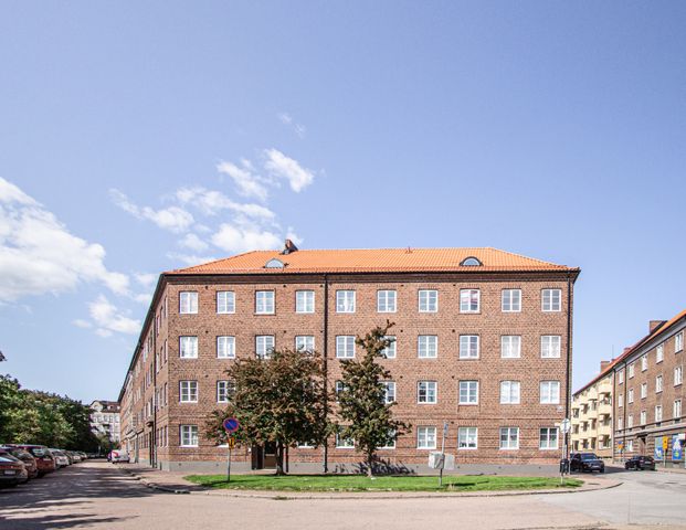 Bjäregatan 17 - Foto 1