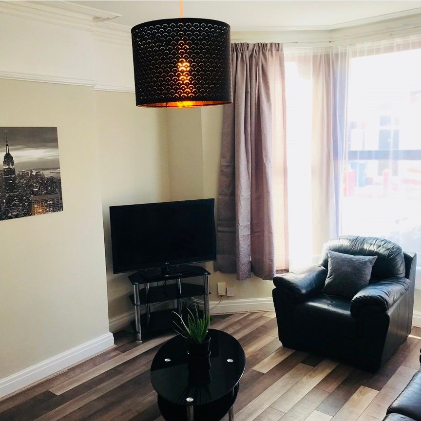 3 Bed End Terrace, Brookdale Road, L15 - Photo 1