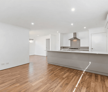 Modern Low maintenance living in the Avenue Estate Hilbert. - Photo 5