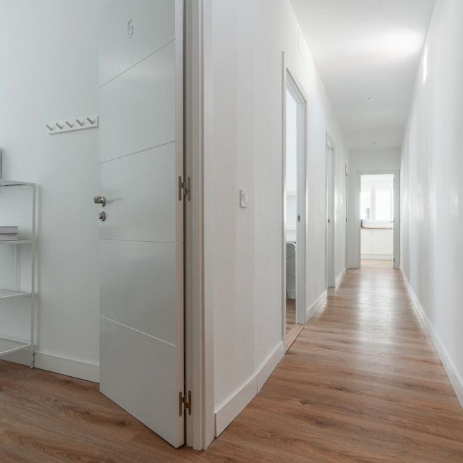 Bright room with balcony on Redondilla Street - Photo 1