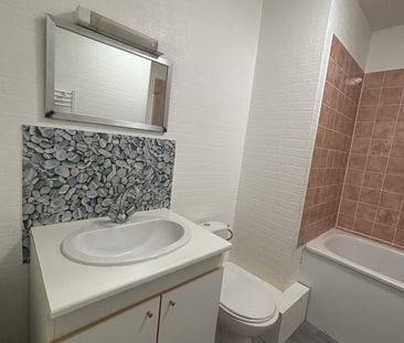 Location Appartement 2 pièces 43m² JAUNAY MARIGNY 86130 - Photo 4