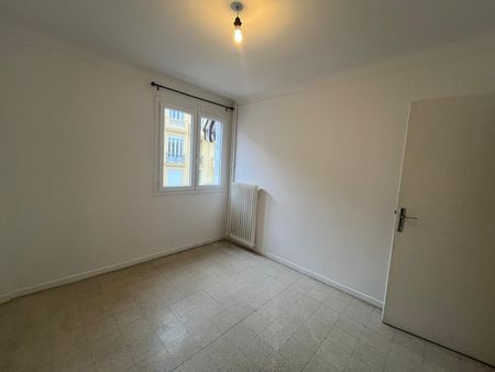 Location Appartement 3 pièces 51m² NICE 06300 - Photo 3