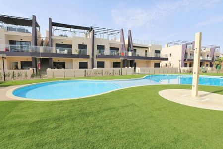 Luxury Flat for rent in Pilar de la Horadada, Valencia - Photo 4