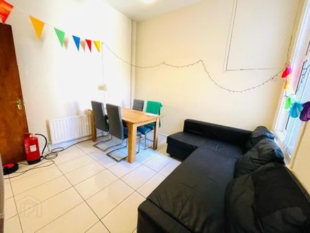 Camden Street, Room 7, All Bills Included, Belfast, BT9 6AU - Photo 2