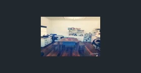 One Bedroom Flat - Central Location - Sandgate - Photo 3