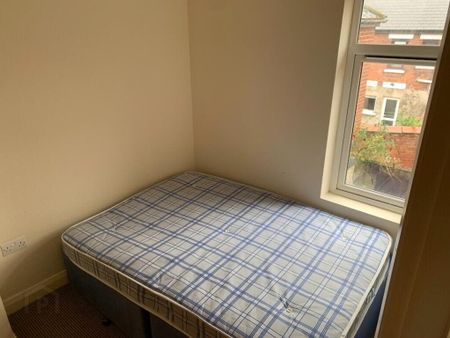 41 Donegal Avenue, Belfast, BT12 6LS - Photo 2