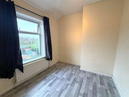 St. Helens Road, Bolton, BL5 - Photo 2