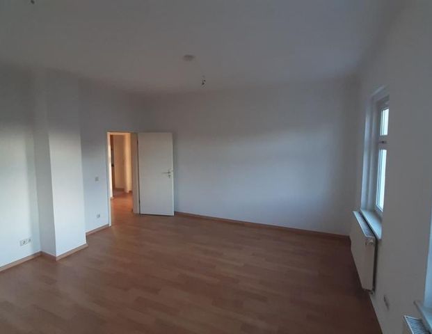 Frisch renovierte 2-Raum-Wohnung, EBK, Balkon, Lpz/ Knautkleeberg - Foto 1