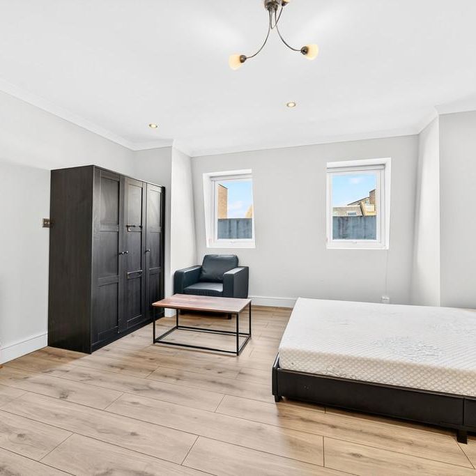 Studio to rent - Photo 1