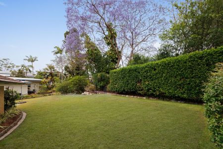 33 Trenton Street, Kenmore QLD 4069 - House For Rent | Domain - Photo 3