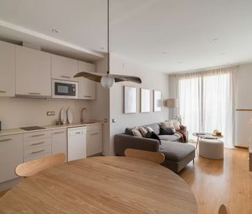 Calle de Sicília, Barcelona, Catalonia 08013 - Photo 2