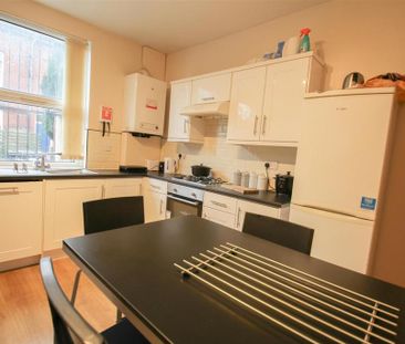 4 bedroom terraced house to rent - Photo 6