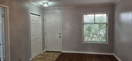 2bed 1bath Duplex; Downtown – Available February 1st - Photo 5