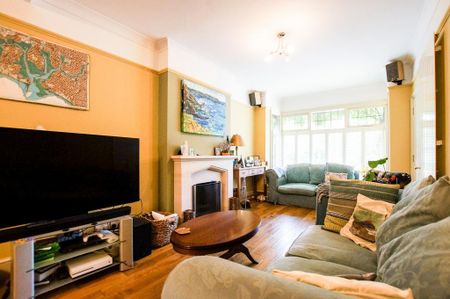 5 bedroom detached house to rent - Photo 3