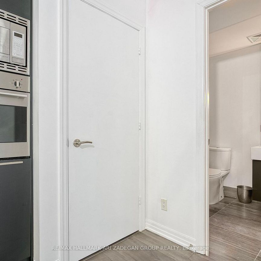 For Lease - 88 Blue Jays Way Unit# 1701, Toronto, Ontario - Photo 1