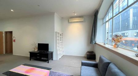 Inner City Living at it's very Best - Photo 5