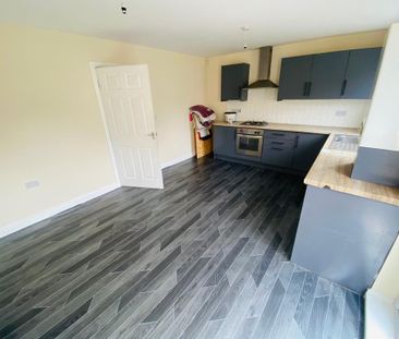 3 bedroom terraced house to rent - Photo 5