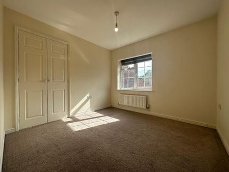 3 bedroom semi-detached house to rent - Photo 2