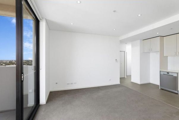 ONE BEDROOM APARTMENT WITH PARKING AT PRIME LOCATION IN REDFERN - Photo 1