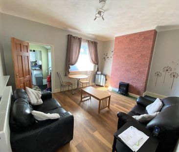 4 bedroom terraced house to rent - Photo 5