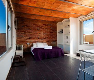 Studio Penthouse with Rooftop Terrace Just 2 Minutes from Barcelone... - Photo 2