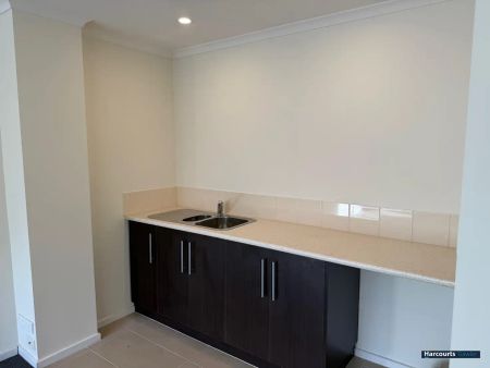 “4 Bedroom Townhouse in Secure Complex” - Photo 5