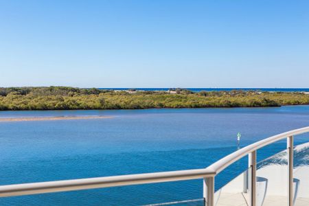 Luxury Waterfront Living! - Photo 3