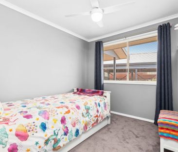 18 Enfield Dr St Albans Park - Photo 4