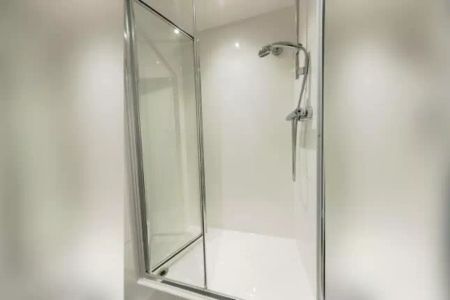 5 Bed Standard Ensuite - Photo 4