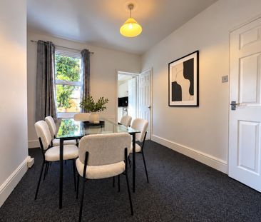3 Bed Terraced House, Belmont Road, RG30 - Photo 2