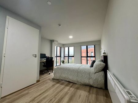 5 Bed Cluster Flat - Photo 4
