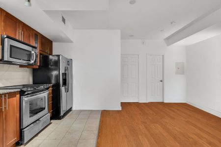 For Lease - 21 Olive Avenue Unit# 112, Toronto, Ontario - Photo 5