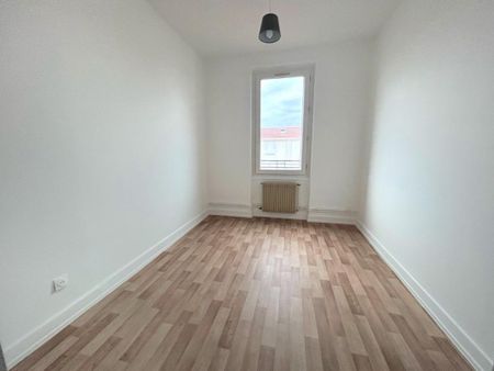 Location Appartement 4 pièces 80m² RIORGES 42153 - Photo 5