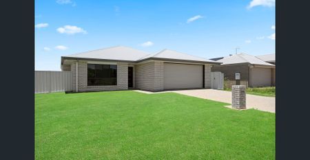 Brand new - Immaculate Build - Beautifully Finished - Photo 3