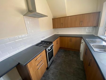 2 bedroom flat to rent - Photo 4