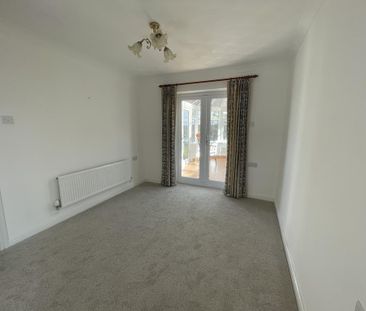 4 bedroom detached house to rent - Photo 2