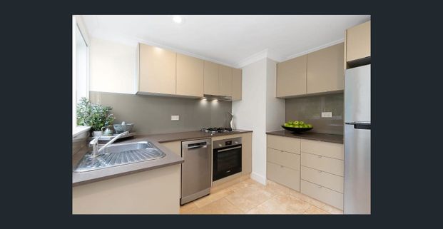 INSPECT SATURDAY 22nd November 10:45am - 11:00am (Entry Via Plunkett St) - Photo 1