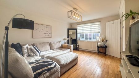 Stapleford, Welwyn Garden City - Photo 2