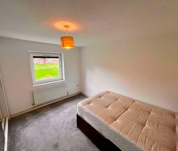 Montague Crescent, Northampton, NN5 - Photo 4