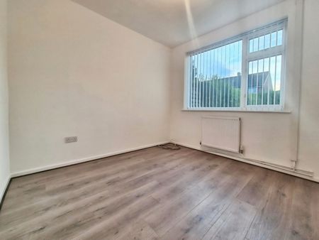 3 bedroom House To Let - Photo 4