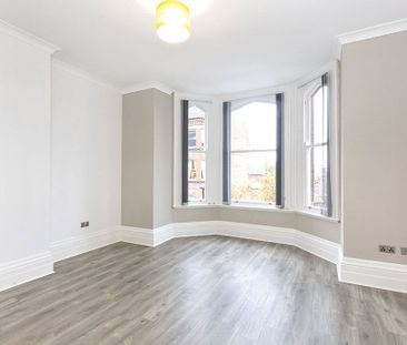 A stunning, 2 bedroomed apartment on the first floor of this handso... - Photo 1