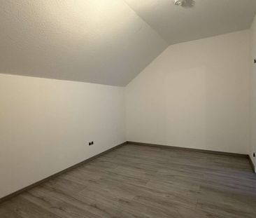 WBS ZWINGEND ERFORDERLICH!!! SCHÖNE 2-ZIMMERWOHNUNG MIT BALKON & IN... - Foto 2