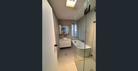 House for rent - Photo 3