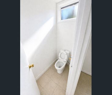 Spacious Dual Living Zones with Bills Included — Comfortable Cranbo... - Photo 6