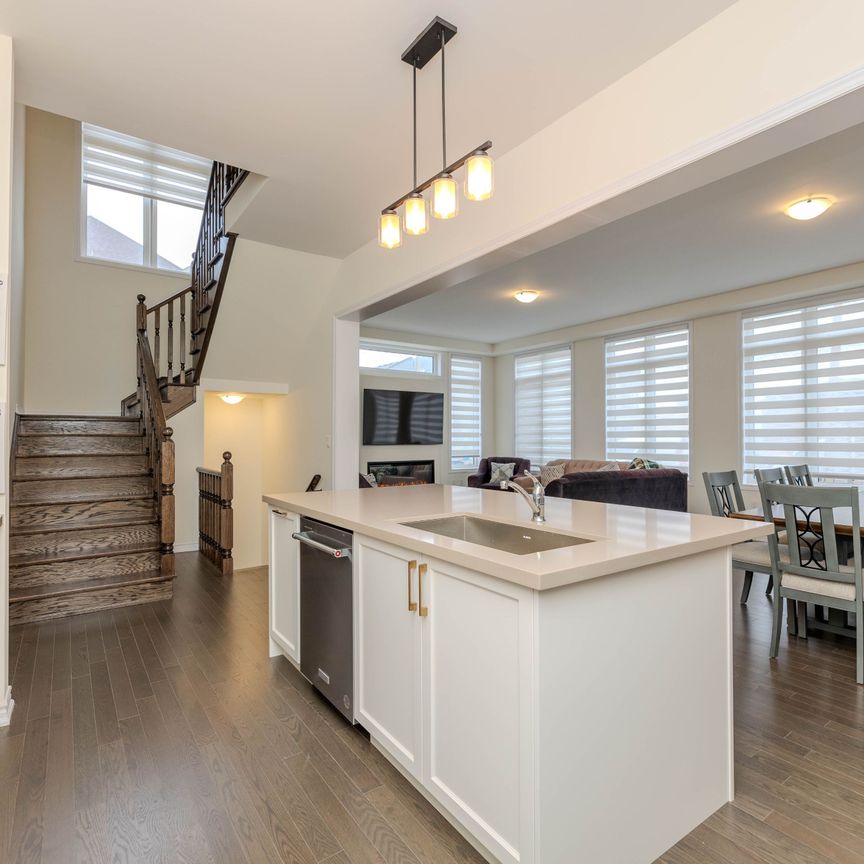 For Lease - 89 Halldorson Avenue, Aurora, Ontario - Photo 1