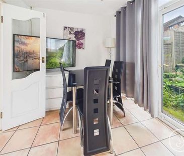 Staithe Gardens, Leeds, LS10 - Photo 1